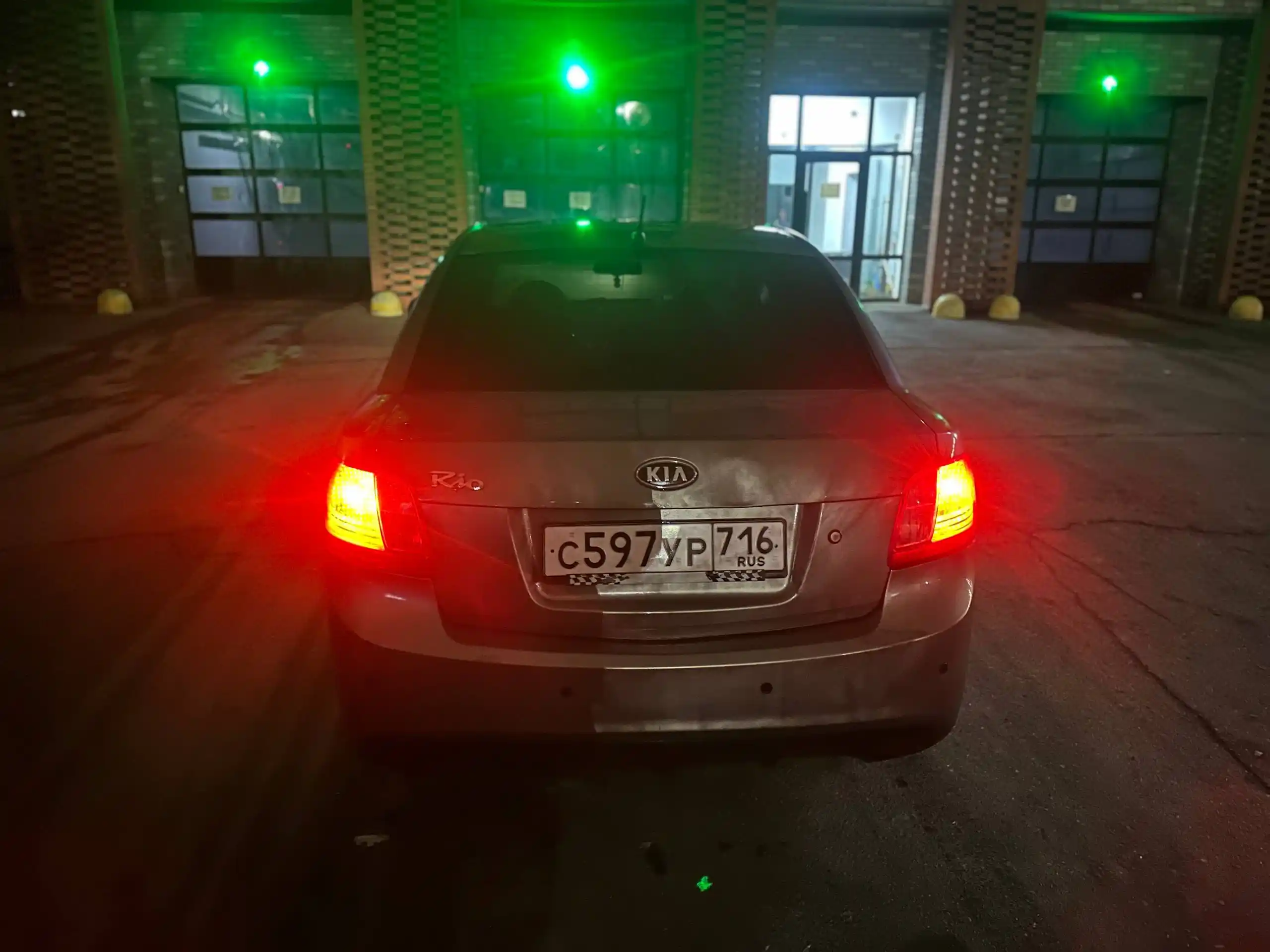 Kia Rio 2 2011 АТ максимальная комплектация