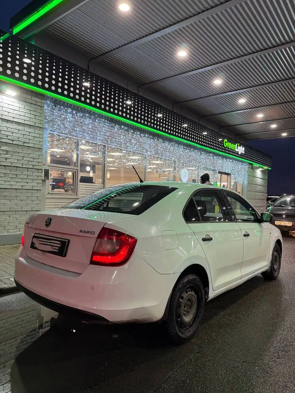 Продажа автомобиля Шкода Рапид 2015 года