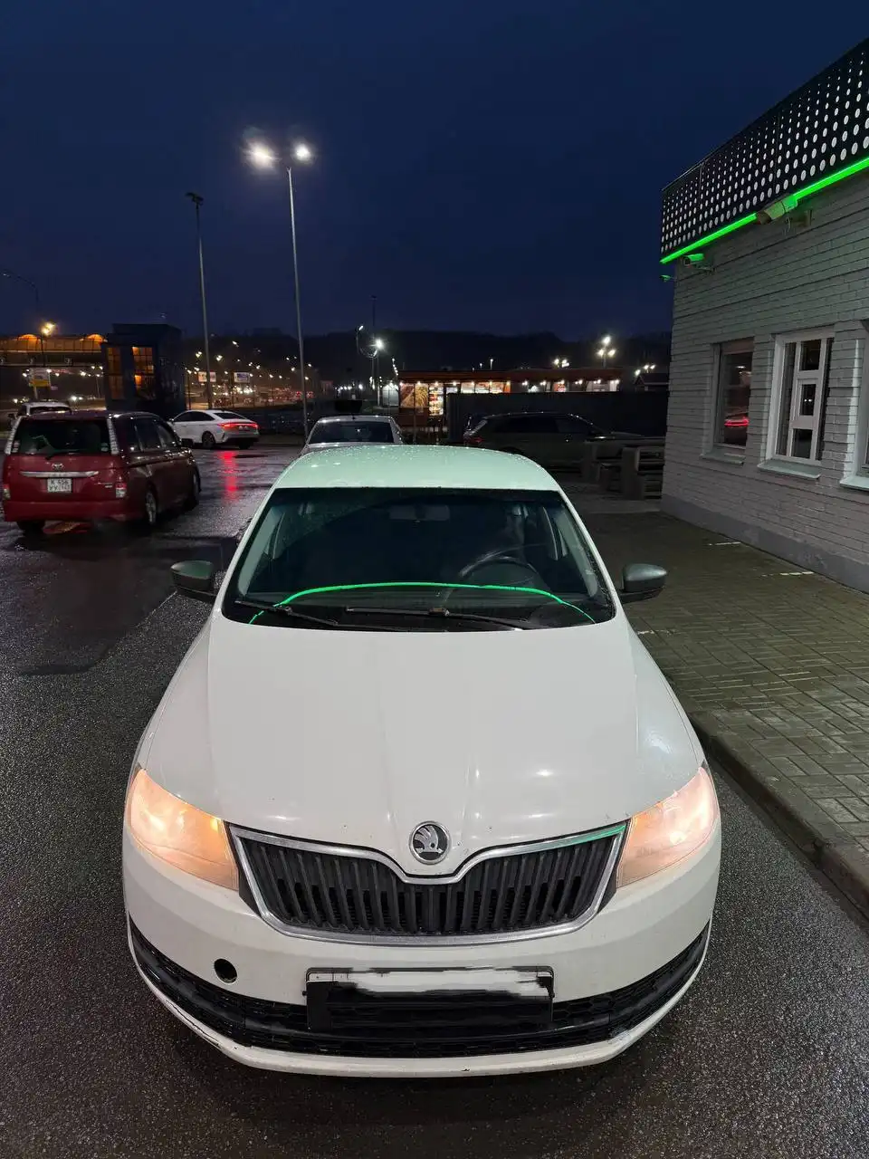 Продажа автомобиля Шкода Рапид 2015 года