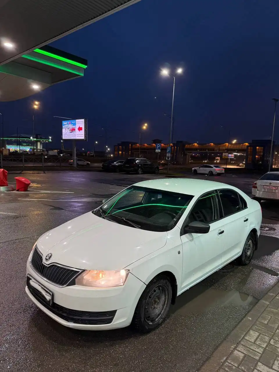 Продажа автомобиля Шкода Рапид 2015 года