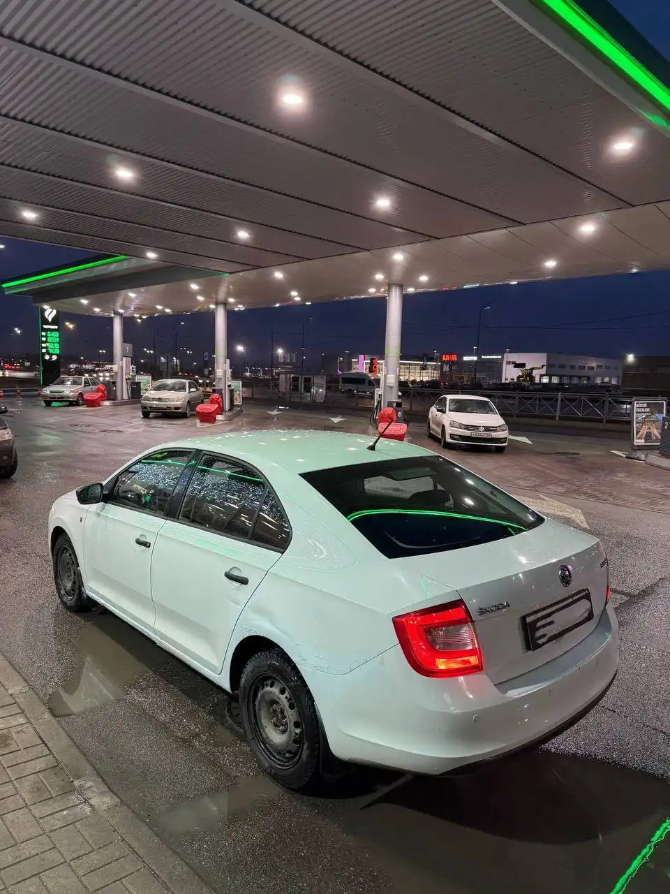 Продажа автомобиля Шкода Рапид 2015 года