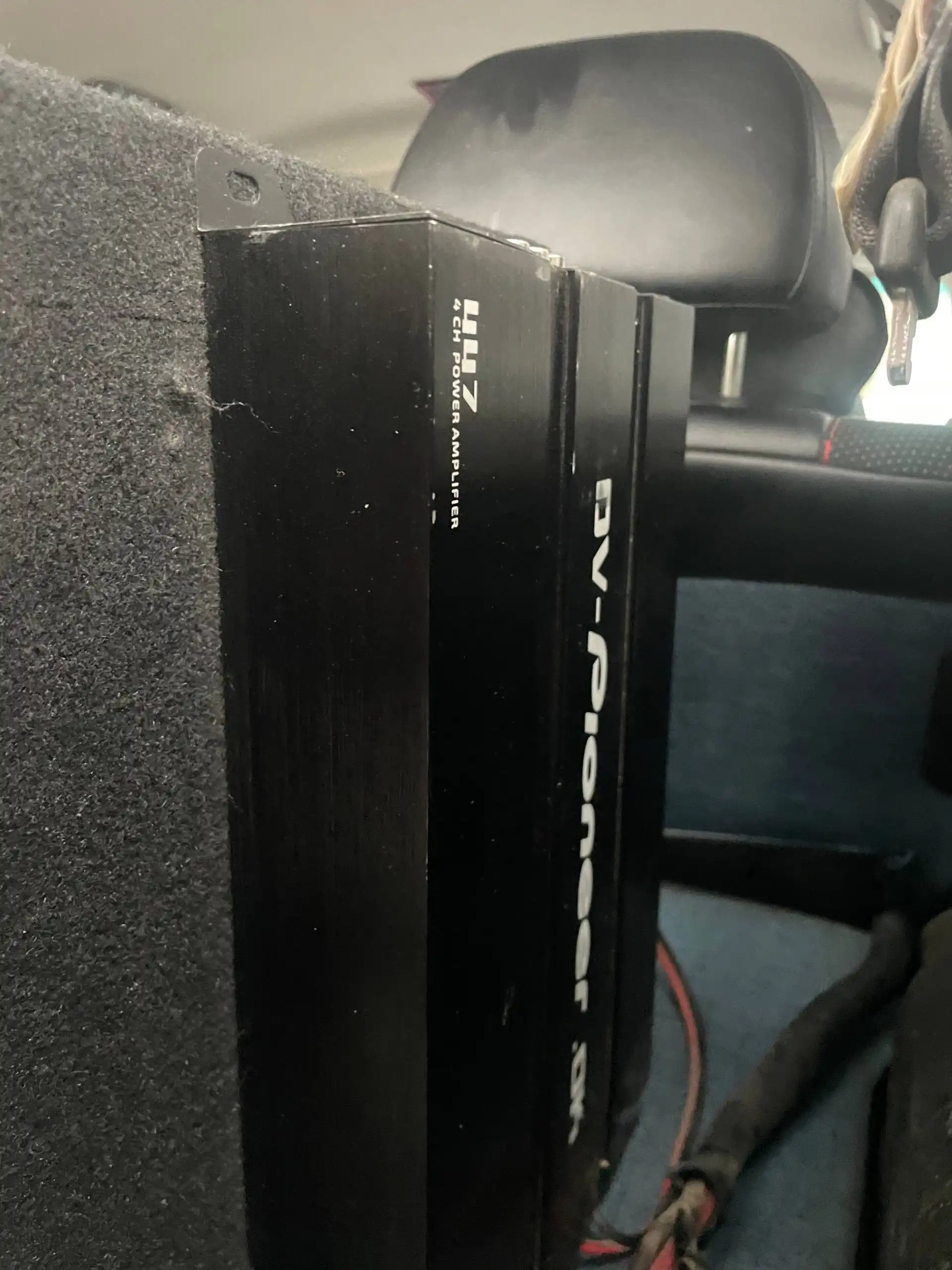 Продам саб с усилителем вместе