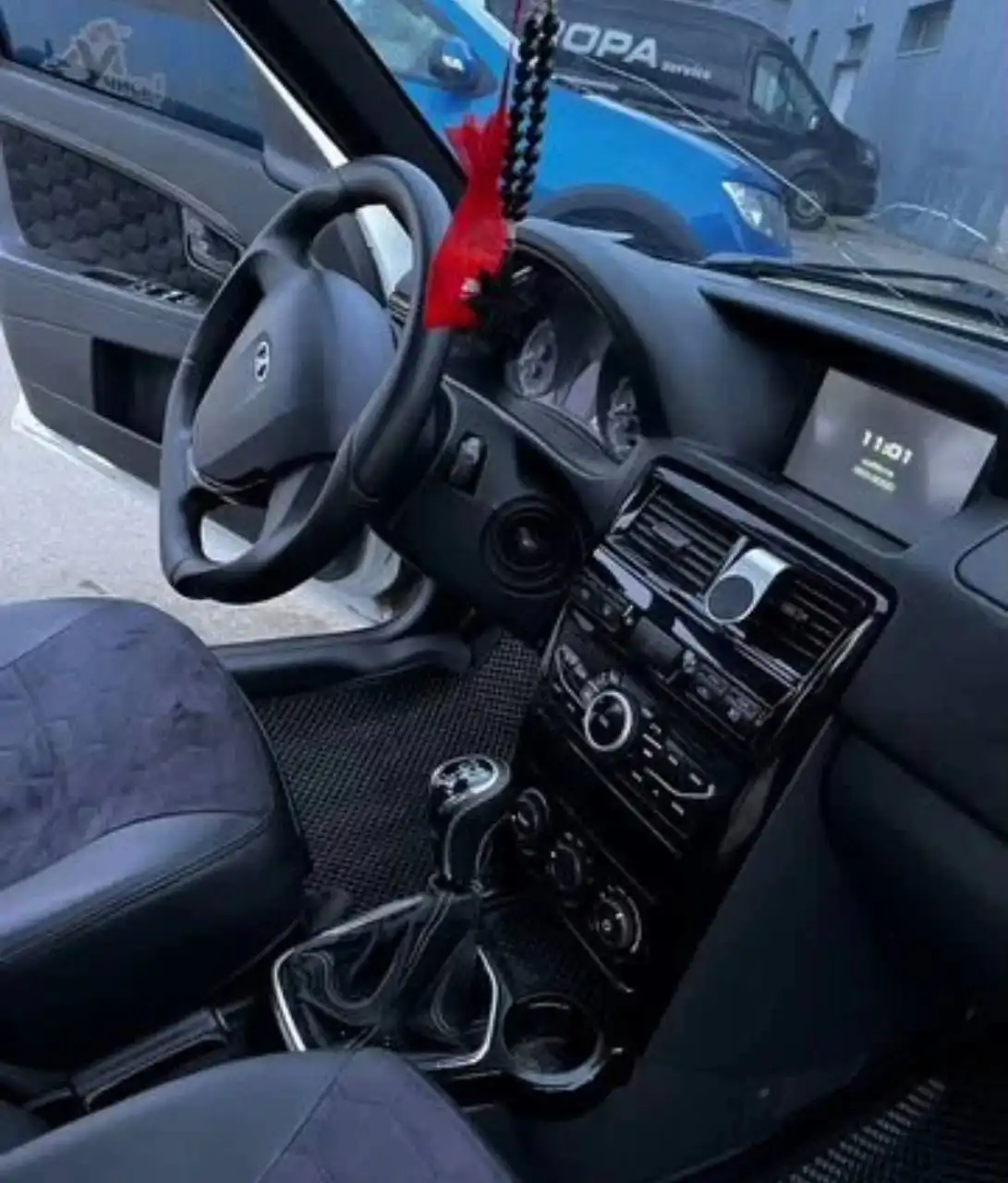 Приора 14 год Люкс