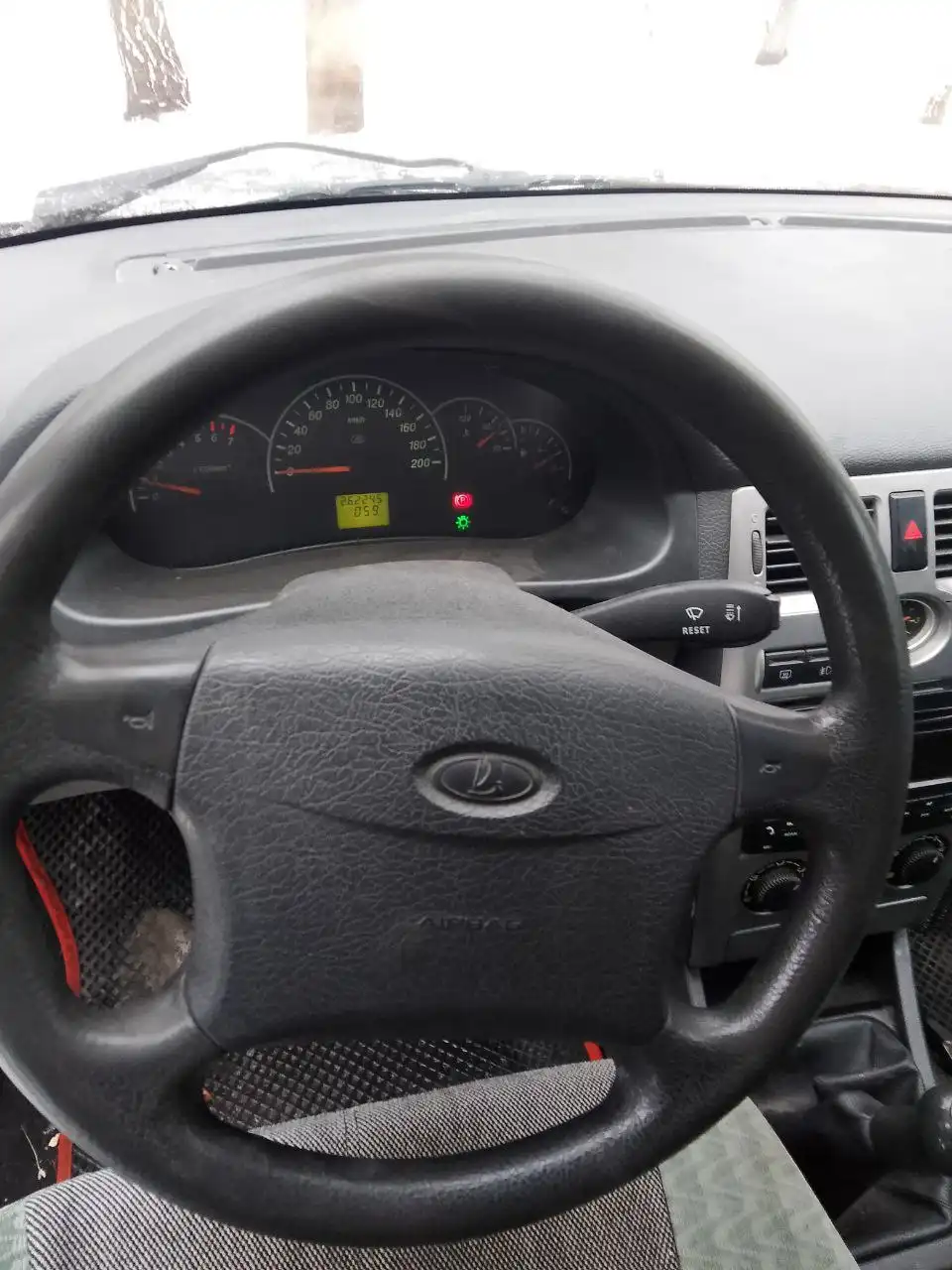 Продается автомобиль Lada Priora 2011 года