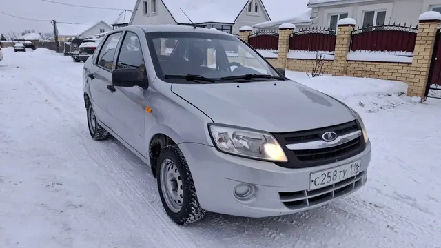 Продажа Лада Гранта 2013 года - Авто в Чистополь