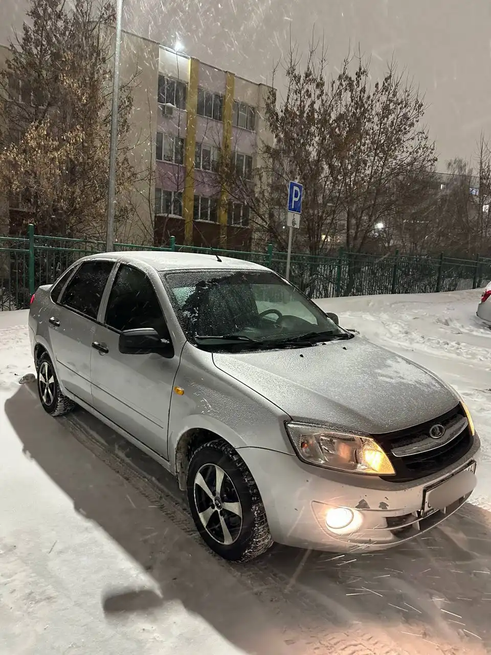 Продажа Лада Гранта 2013 года с кондиционером