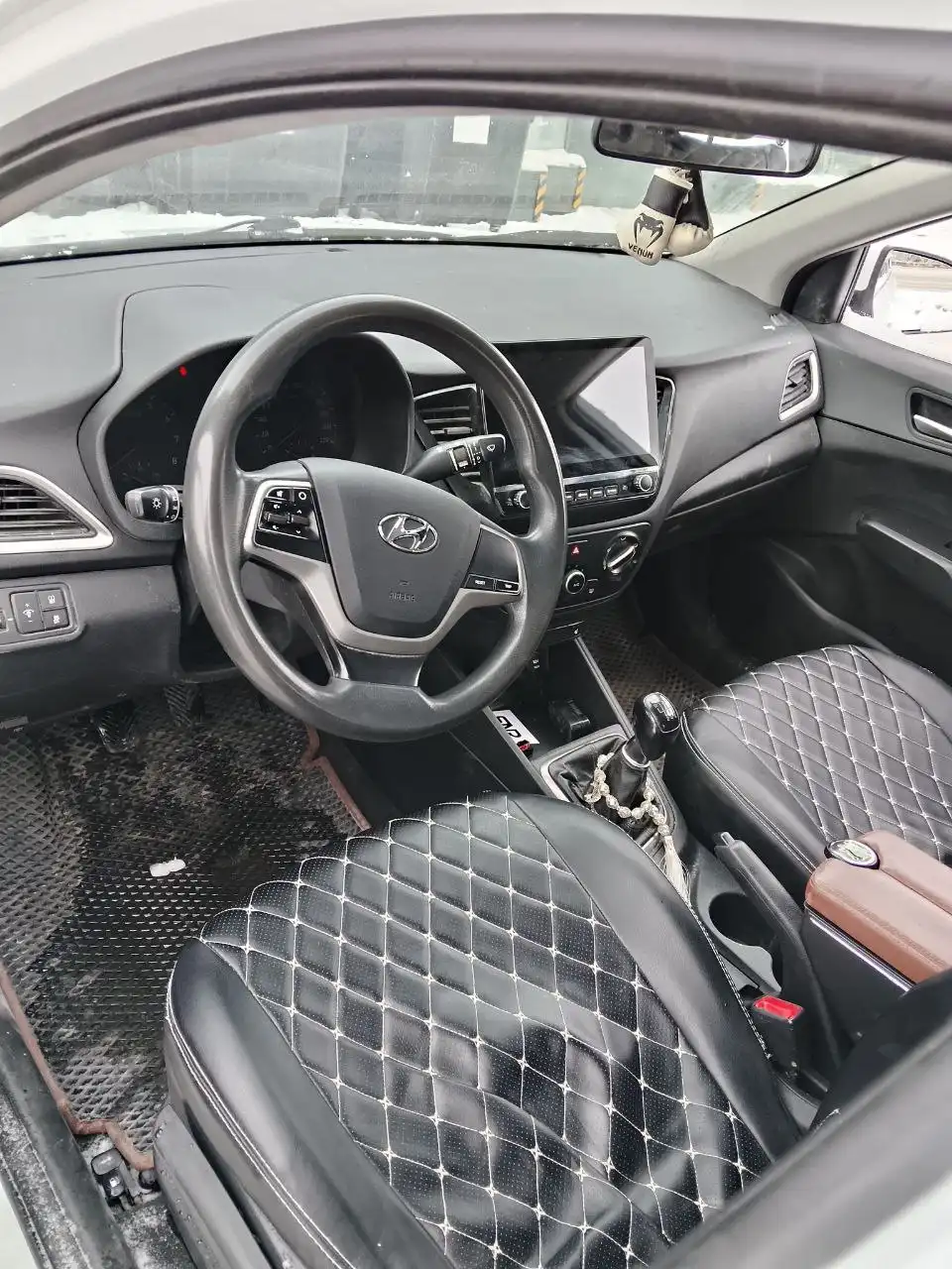 Продажа автомобиля 2018 года на механике с пробегом 270 тыс. км