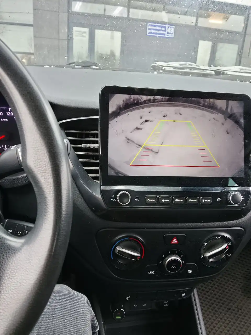 Продажа автомобиля 2018 года на механике с пробегом 270 тыс. км