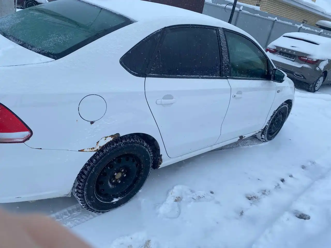 Продам VW Polo 2012 года 1.6 МТ