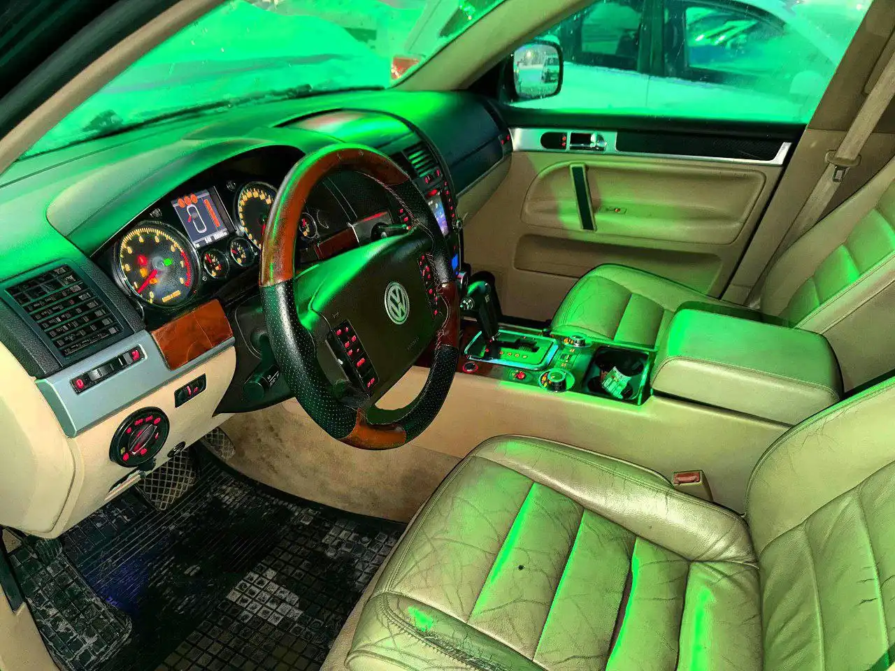 Volkswagen Touareg 3.2 2003 года выпуска