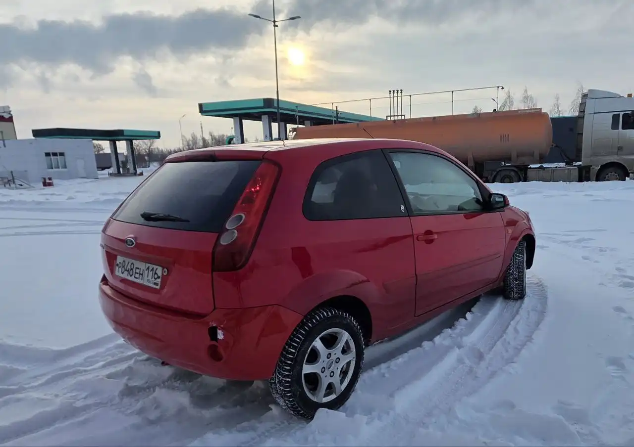Ford Fiesta MK5 2007 года - Легковые автомобили (Авто) в Набережные Челны