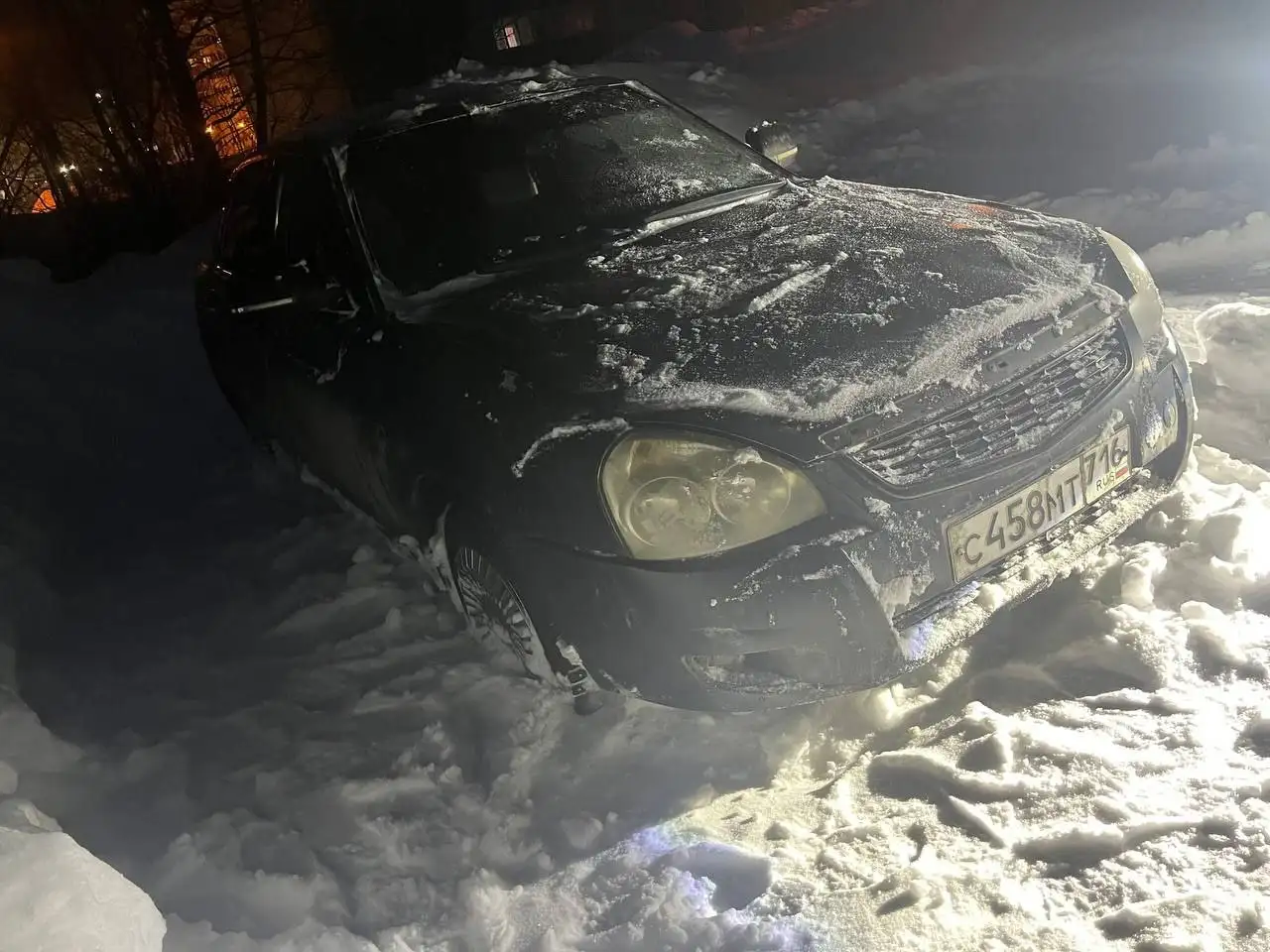 ВАЗ Приора седан 2008 г. с проблемами в двигателе и кузове - Авто в Казань