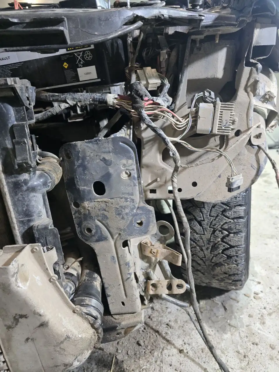 Продажа битого Renault Megane 2007 года на ходу - Легковые автомобили (Авто) в Казань