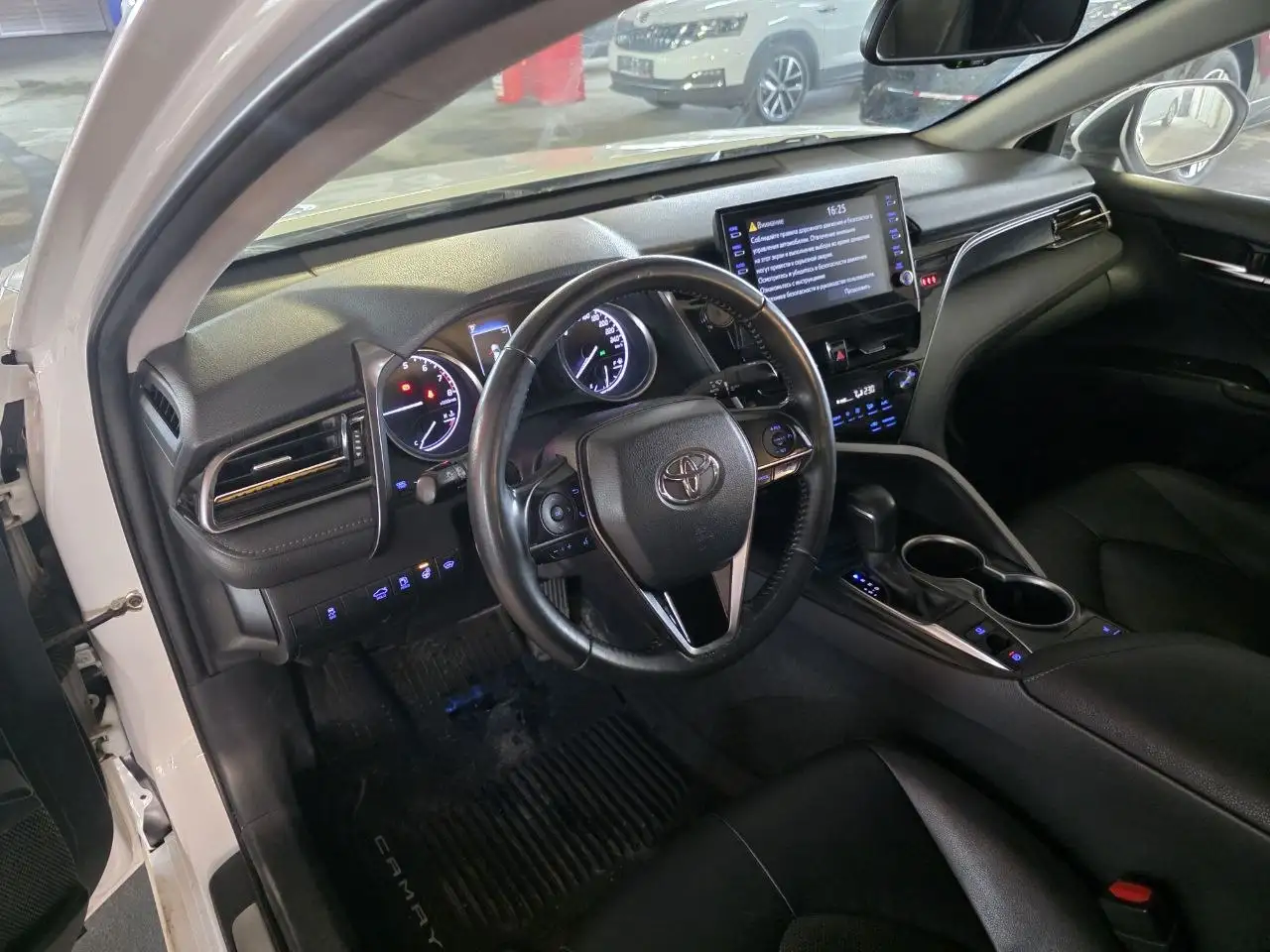 Toyota Camry 2.5 AT 2021 года, рестайлинг, 145 тыс. км - Легковые автомобили (Авто) в Казань