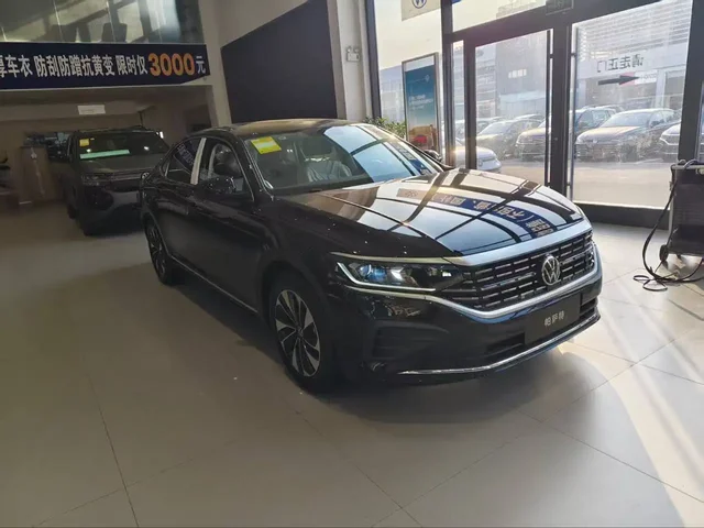 VW PASSAT 280TSI Business Edition 1,4 турбо/150л.с. 16км пробега - Грузовики в Казань
