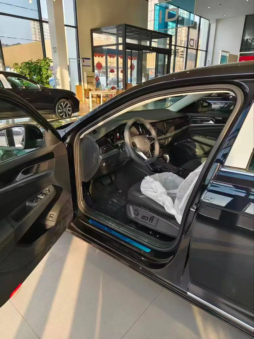 VW PASSAT 280TSI Business Edition 1,4 турбо/150л.с. 16км пробега - Авто в Казань