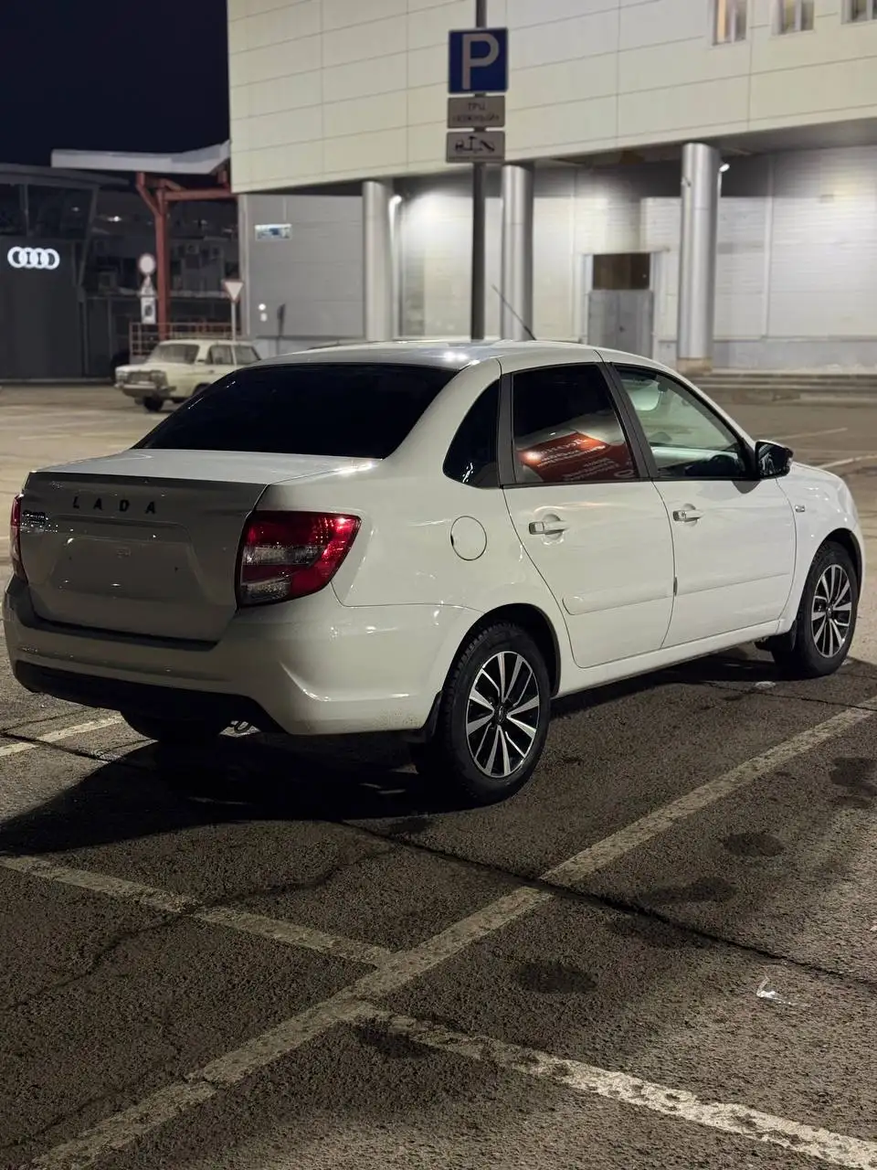 Lada Granta 2023 года с кондиционером и подогревом сидений - Легковые автомобили (Авто) в Казань