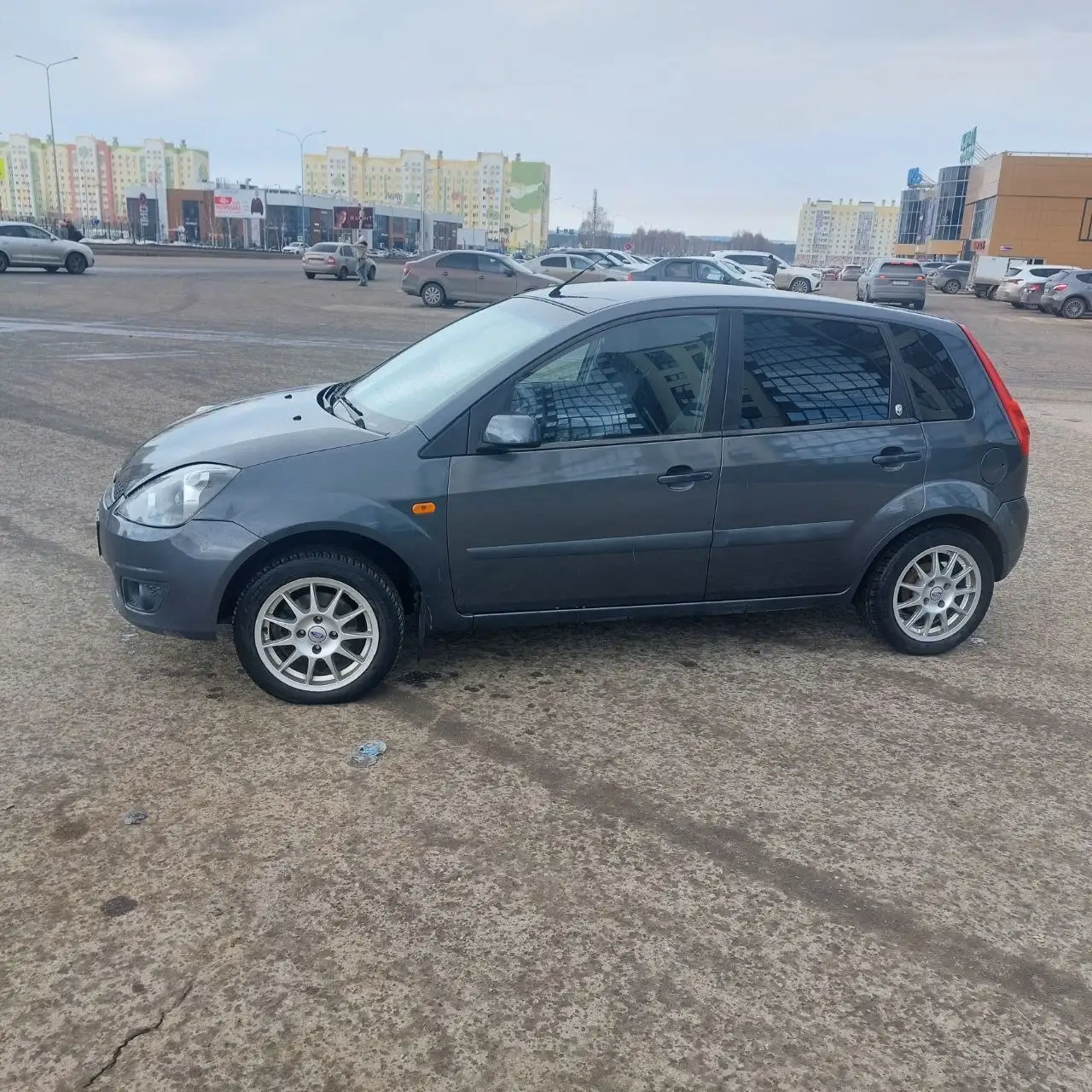Продам Ford Fiesta 2006 года - Легковые автомобили (Авто) в Нижнекамск