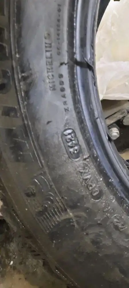 Продажа летних шин ContiPremiumContact 5 и зимних Michelin - Шины и диски (Запчасти) в Казань