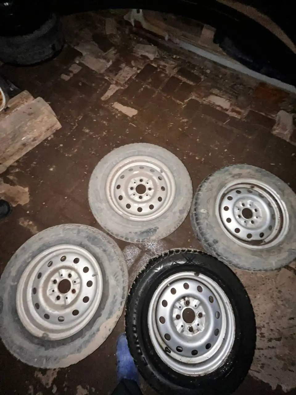 Продам летнюю резину Kama euro r13/175/70 - Шины и диски (Запчасти) в Казань