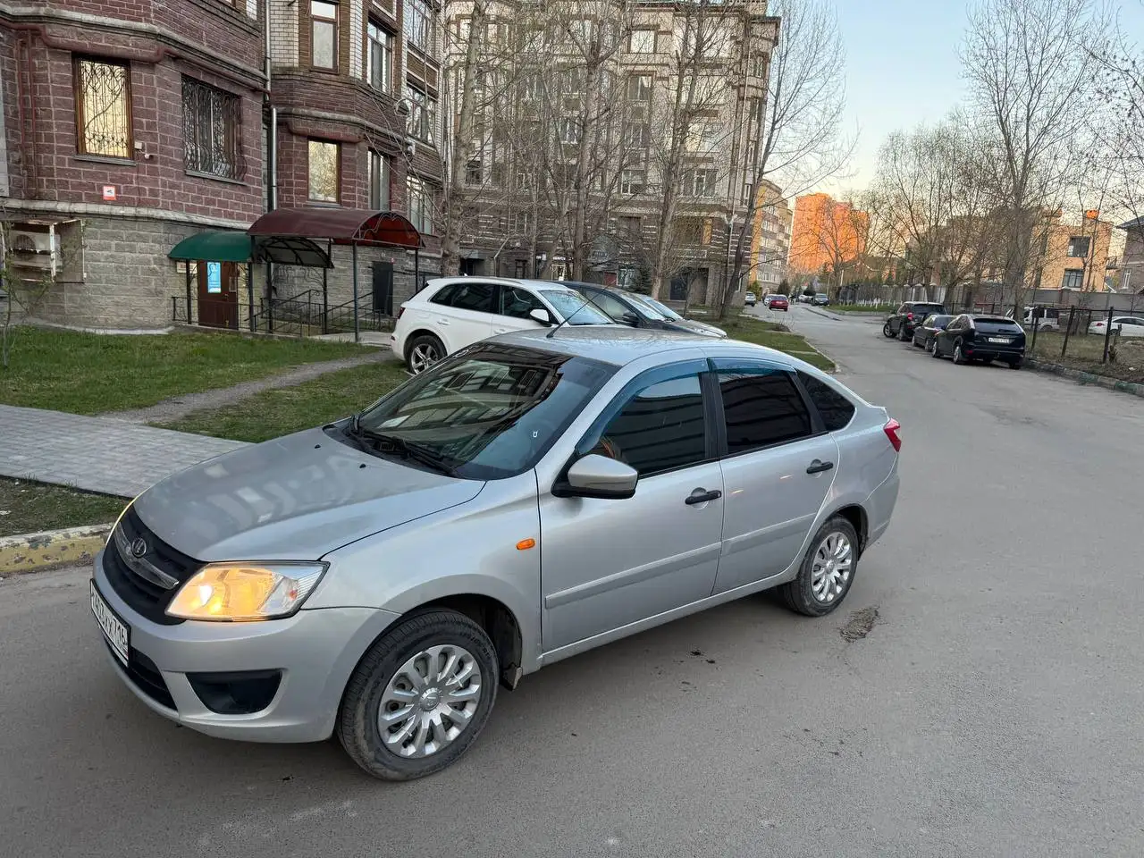 Гранта лифтбек 2015 - Легковые автомобили (Авто) в Казань