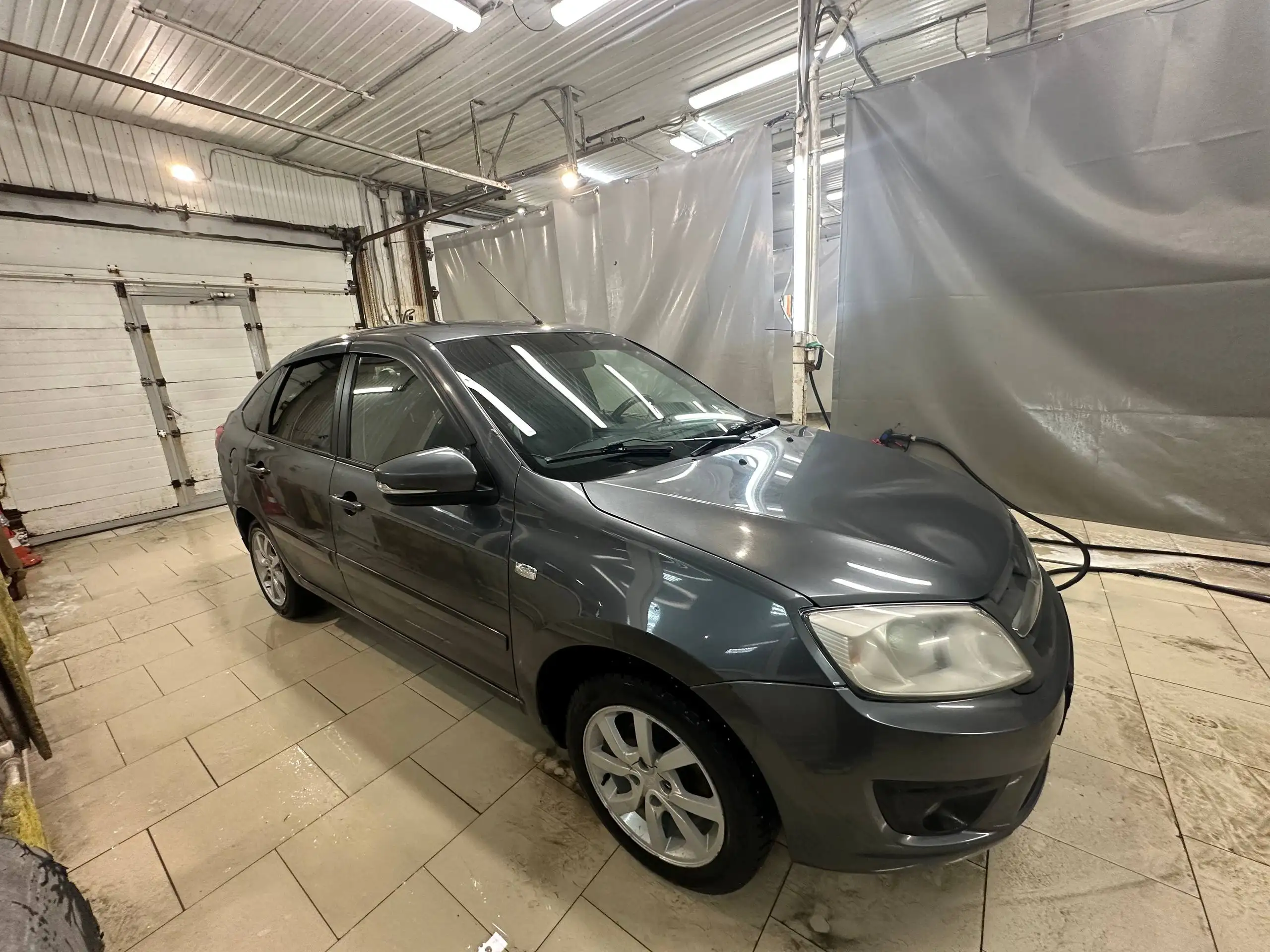 Лада Гранта лифтбэк 2016 - Легковые автомобили (Авто) в Казань