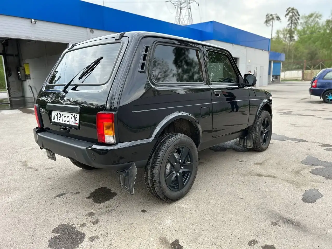 ВАЗ Нива 2025 года Black Edition с пробегом 17 тысяч - Легковые автомобили (Авто) в Казань