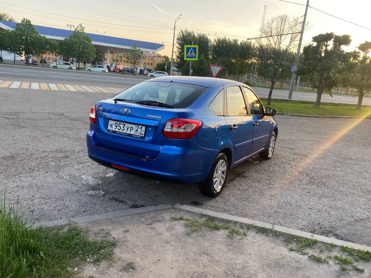 Лада Гранта лифтбек 2018 - легковой автомобиль (Авто) в Казань