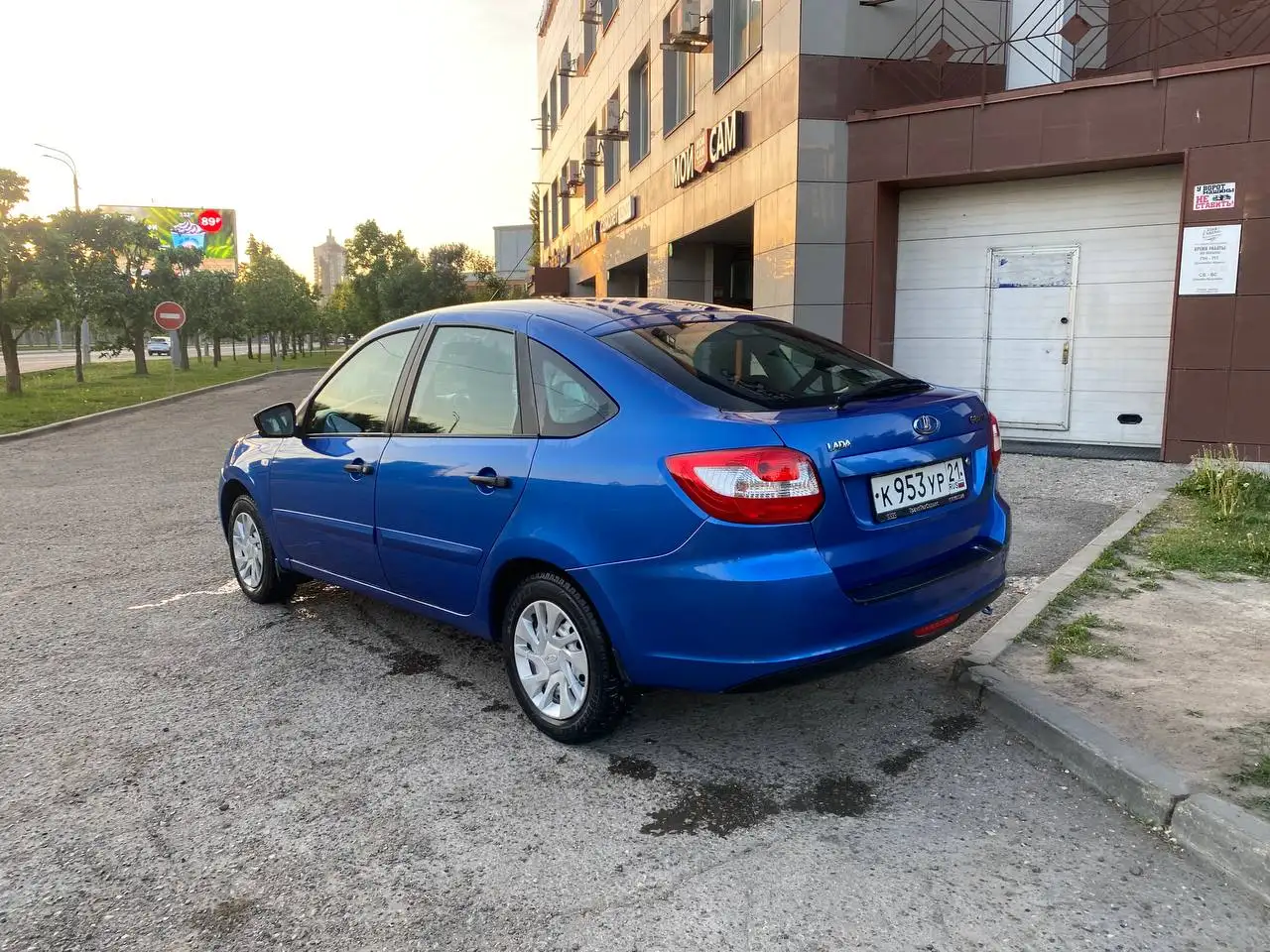 Лада Гранта лифтбек 2018 - легковой автомобиль (Авто) в Казань