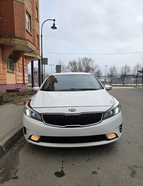 Kia Cerato 3 рестайлинг 2019 - Volkswagen Golf 5 в Казань