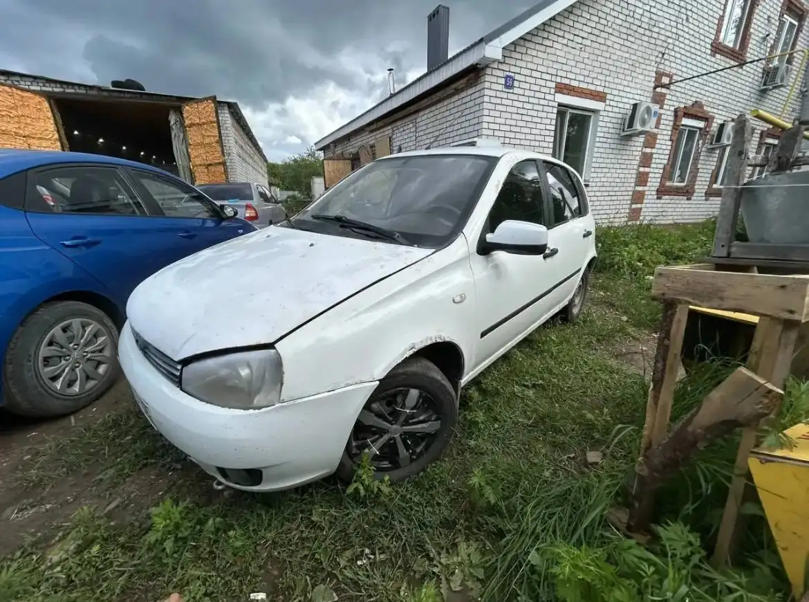 Автомобиль 2012 года, требует ремонта кузова - Авто в Казань