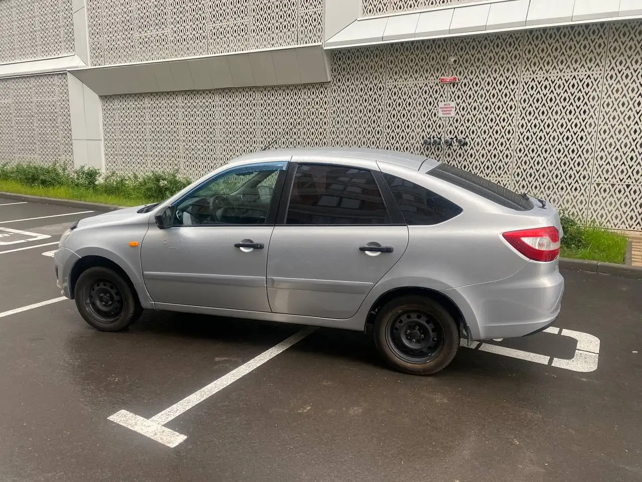 Лада Гранта лифтбек 2014 - Легковые автомобили (Авто) в Казань