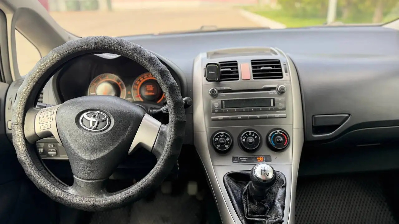 Toyota Auris 2008 1.4 МКПП - Легковые автомобили (Авто) в Казань