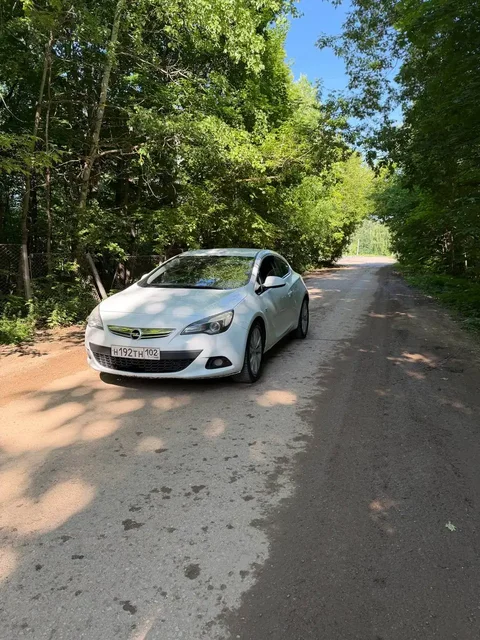 Opel Astra GTC J 1.8 2012 - Легкові автомобілі в Казань