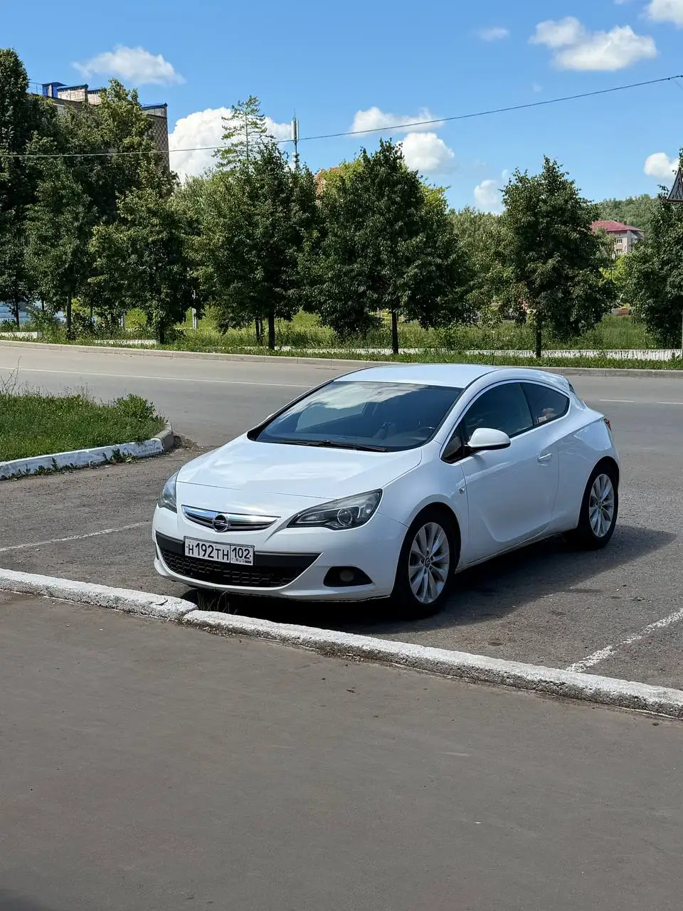 Opel Astra GTC J 1.8 2012 - Легковые автомобили (Авто) в Лениногорск