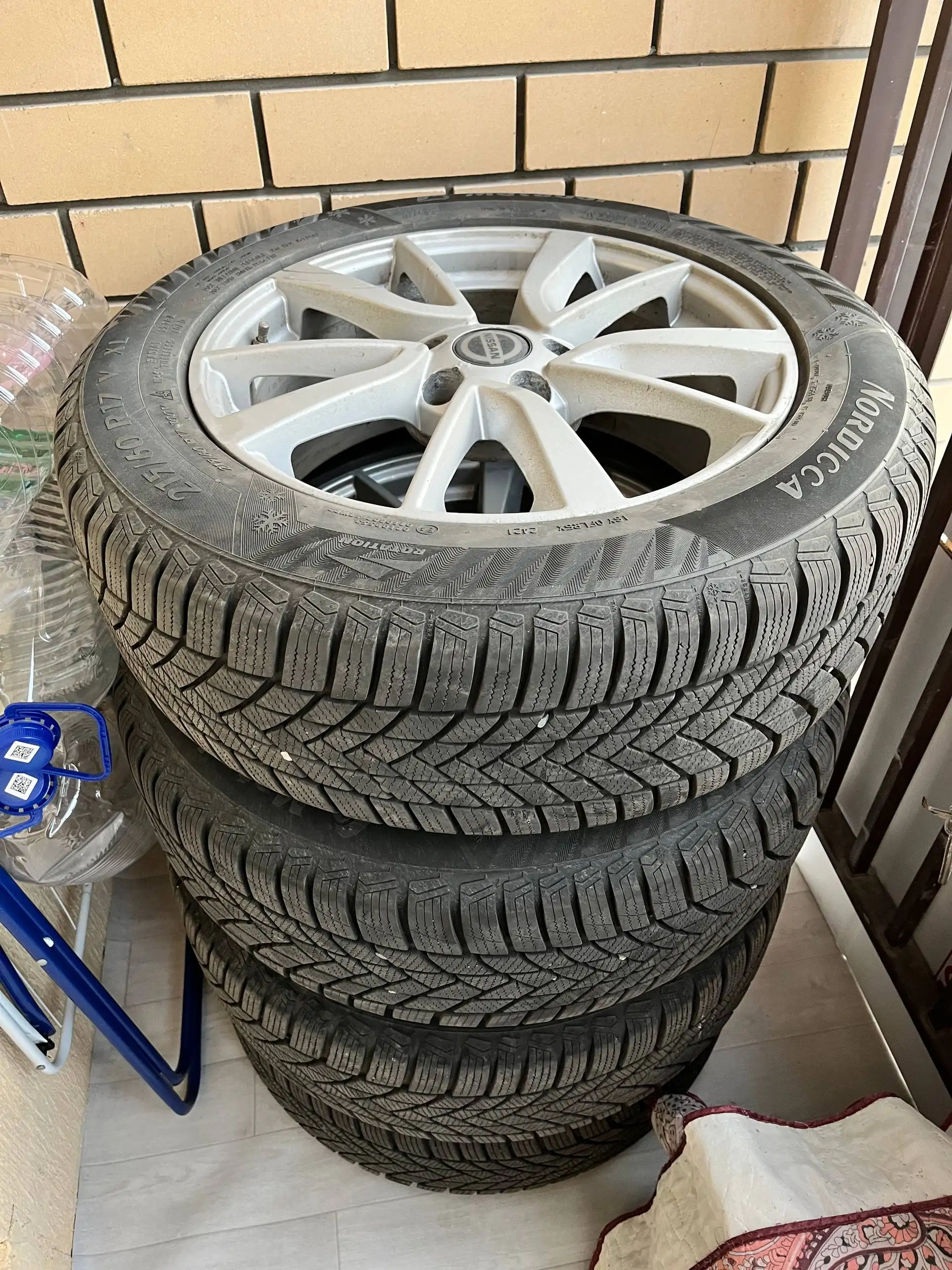 Колеса в сборе 215/60 R17 Nissan - Шины и диски (Авто) в Казань