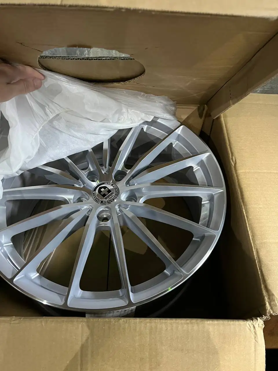 Продам диски R18 с резиной Yokohama - Диски и шины (Авто) в Казань
