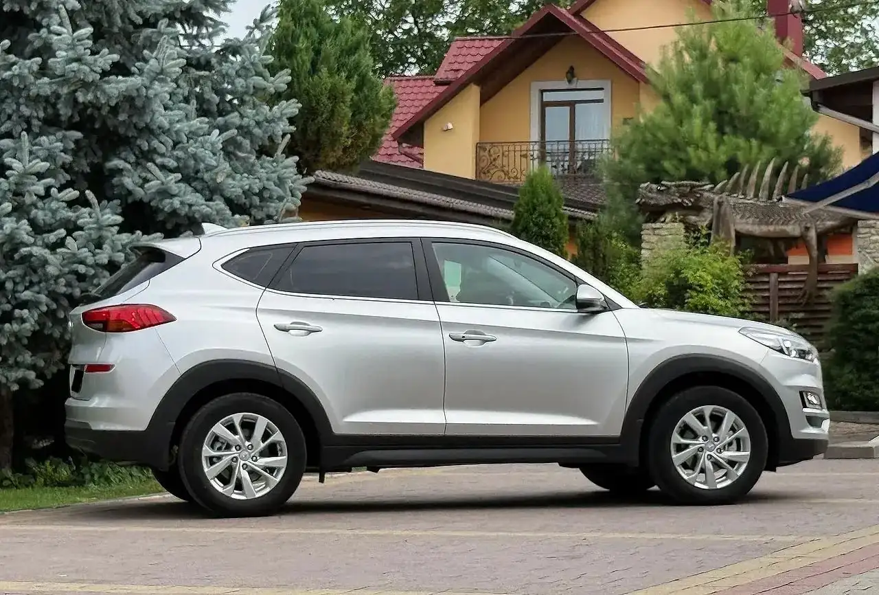 Hyundai Tucson 2.0 AT передний привод - Внедорожник (Авто) в Казань