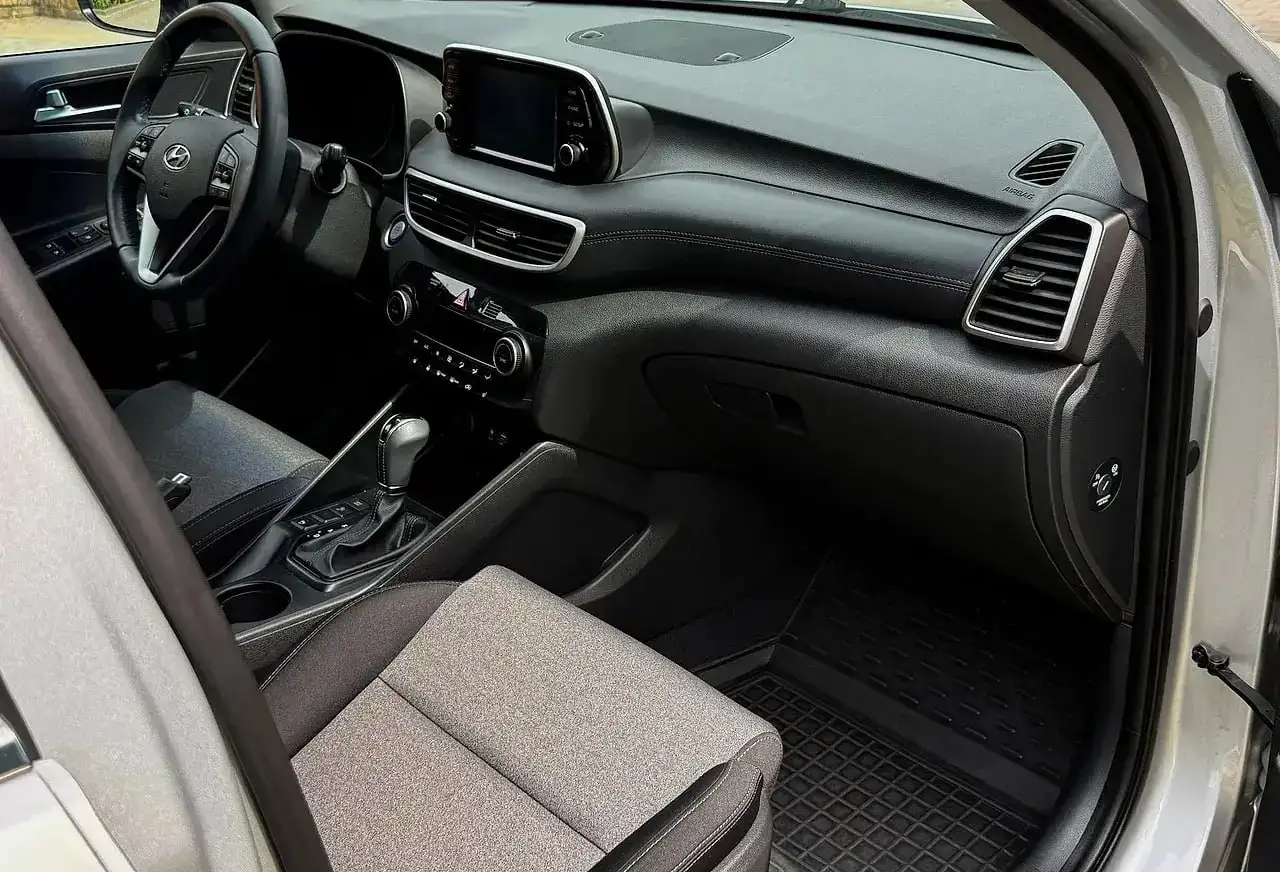 Hyundai Tucson 2.0 AT передний привод - Внедорожник (Авто) в Казань
