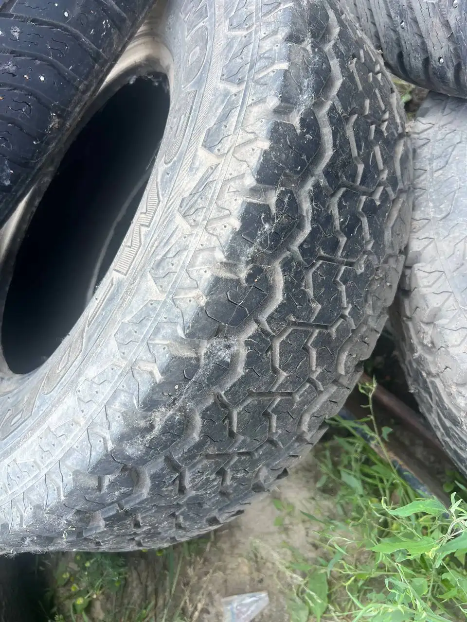 Продам резину на Ниву 215/75 R15 - Шины и диски (Авто) в Казань