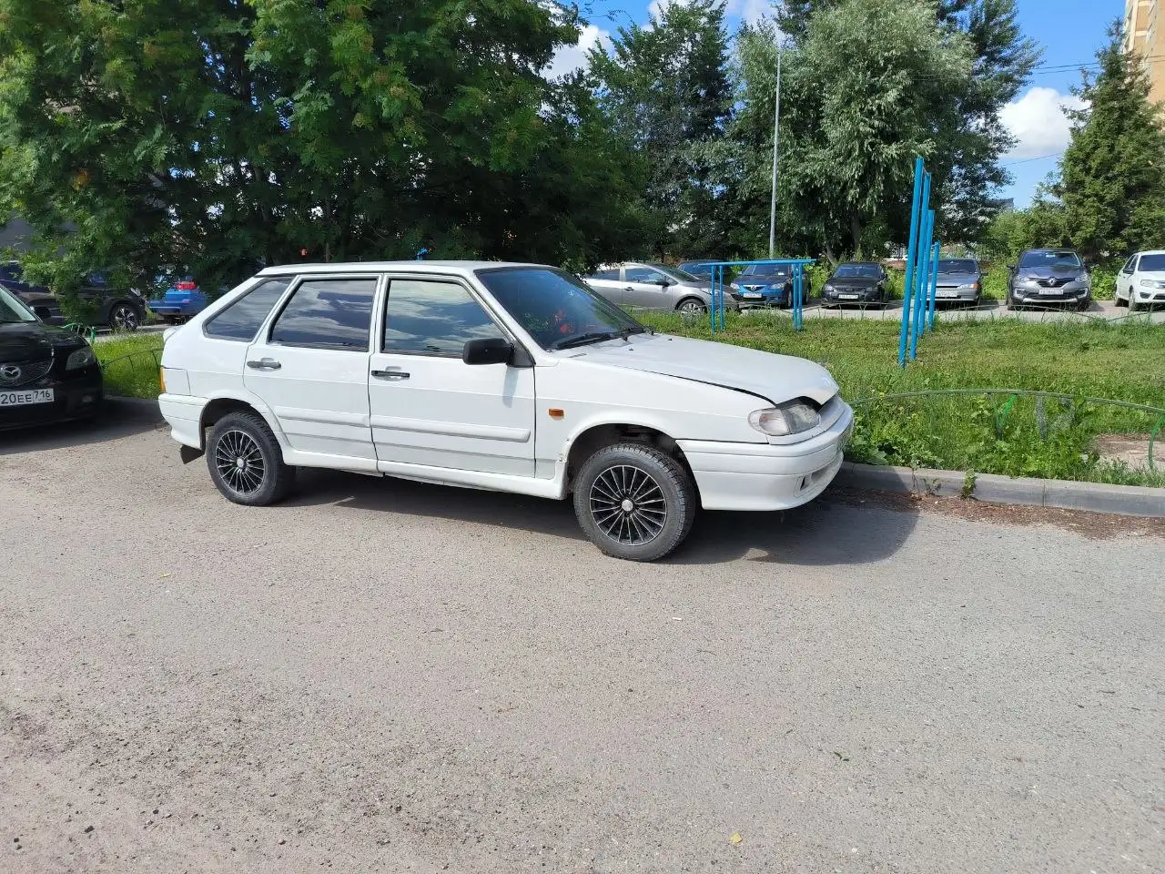 Продажа двух автомобилей одним лотом — Белая 2011 и Серая 2009 - Авто в Казань