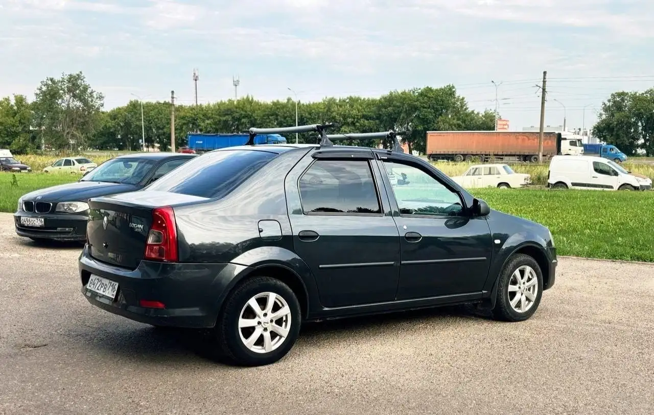 Рено Логан 2010 года 1.6 - Легковые автомобили (Авто) в Набережные Челны