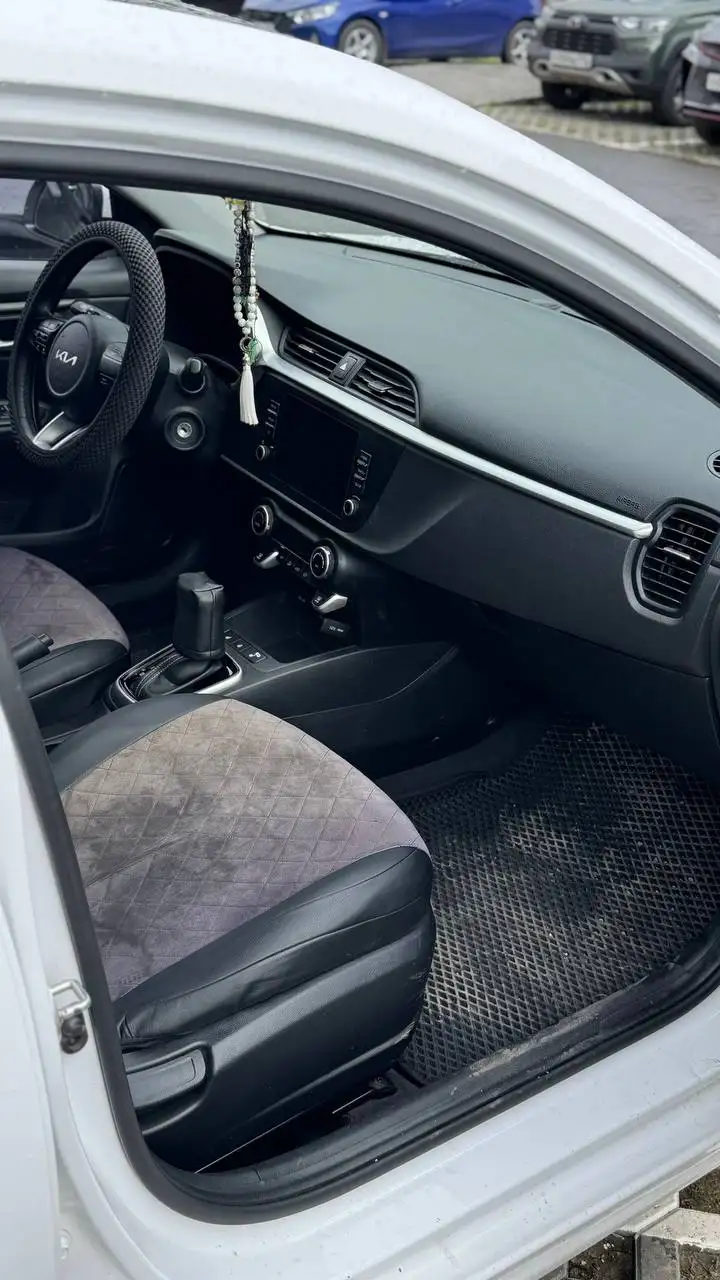 Kia Rio 1.6 AT Luxe AV 2022 - Легковые автомобили (Авто) в Альметьевск