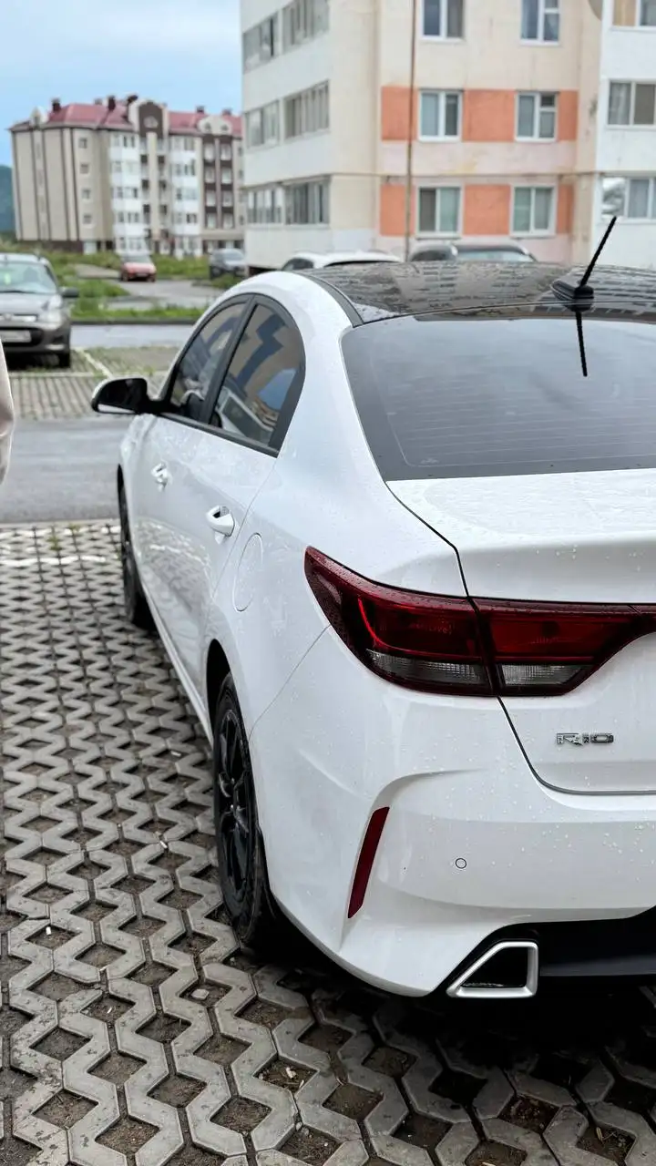 Kia Rio 1.6 AT Luxe AV 2022 - Легковые автомобили (Авто) в Альметьевск