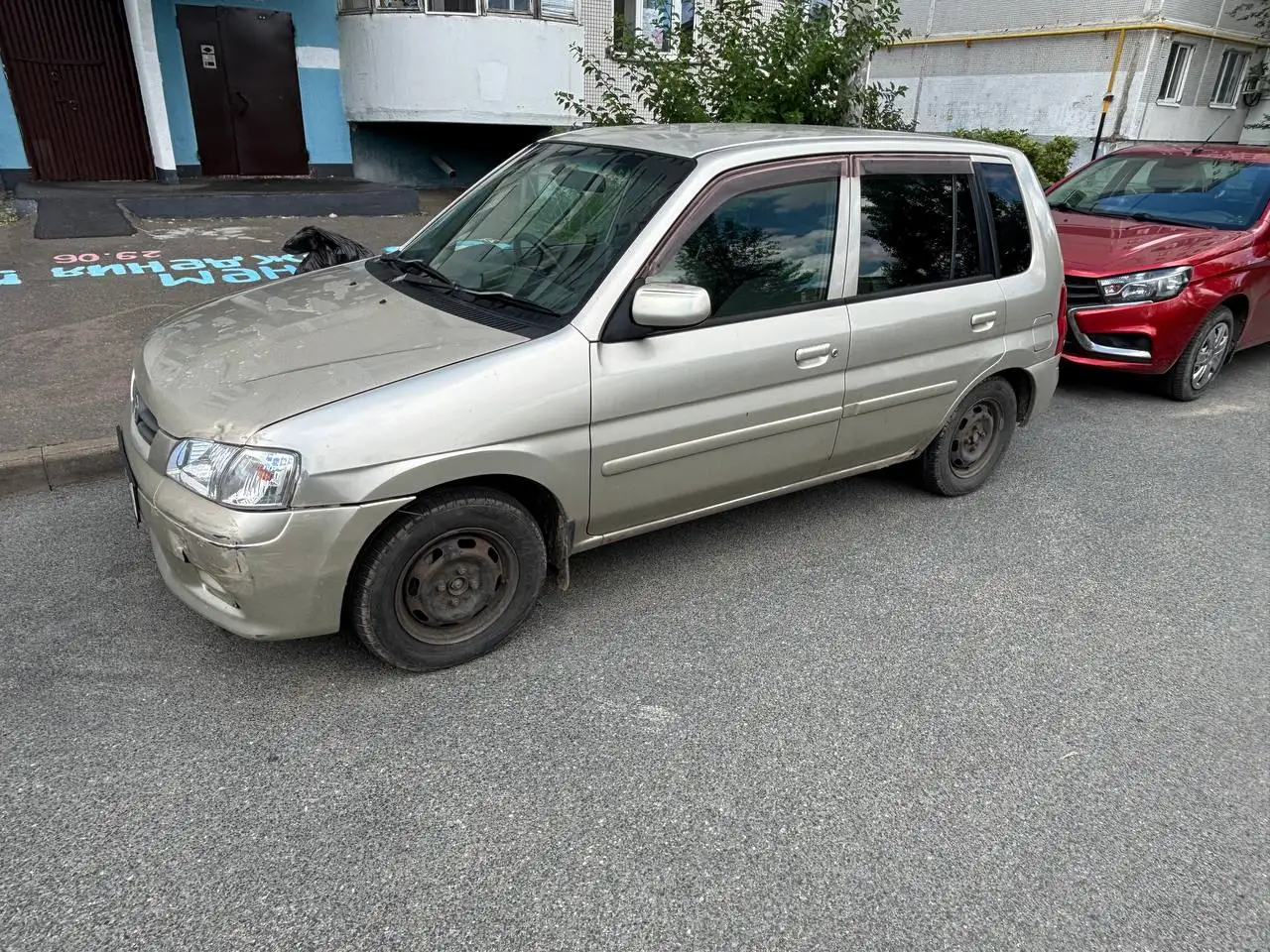 Mazda Demio 2001 года на газу - Легковые автомобили (Авто) в Казань