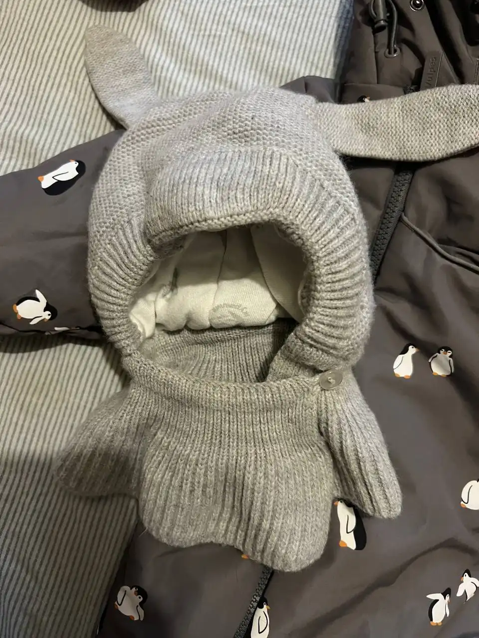 Продам детский комбинезон с шапочкой