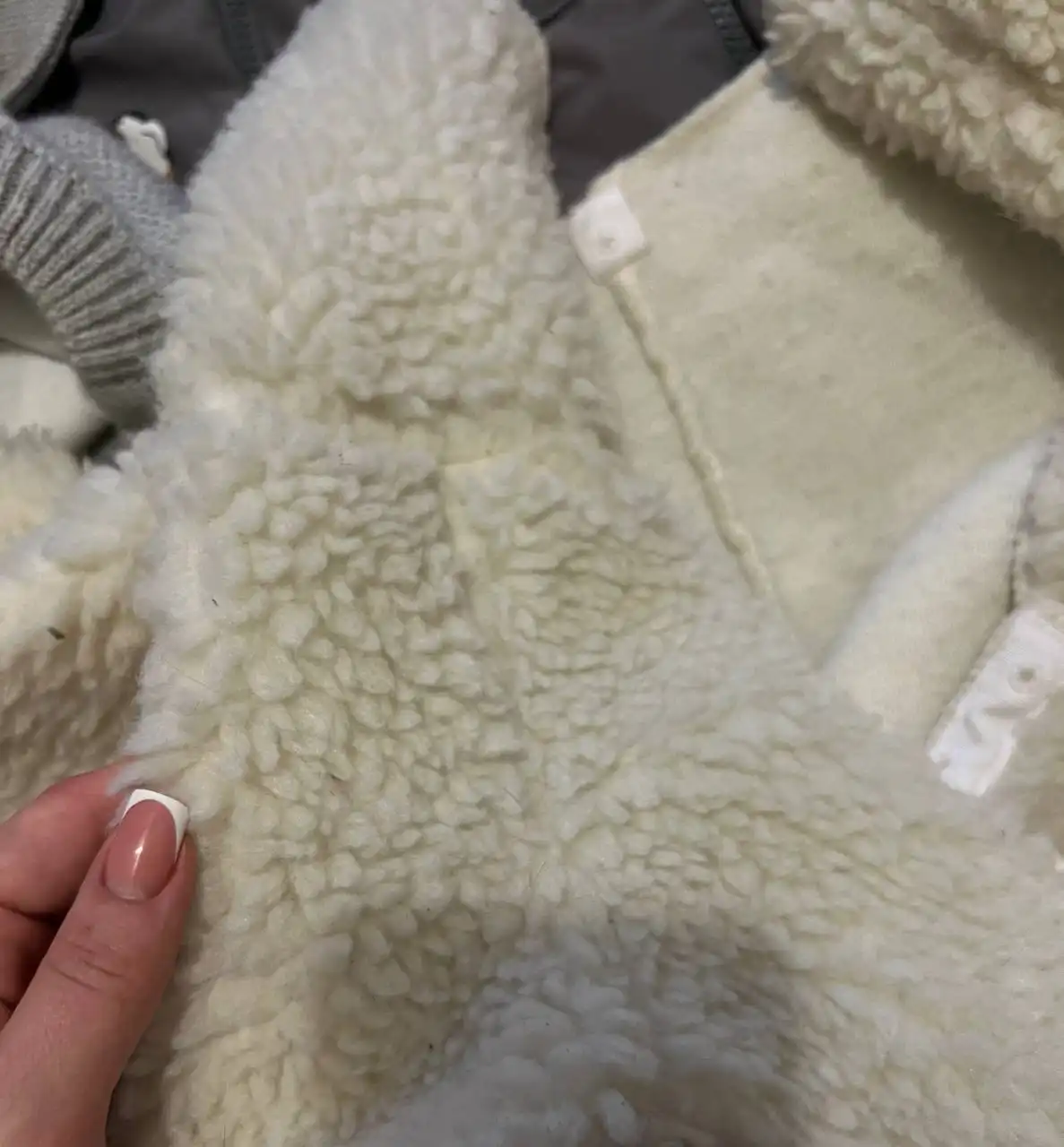 Продам детский комбинезон с шапочкой