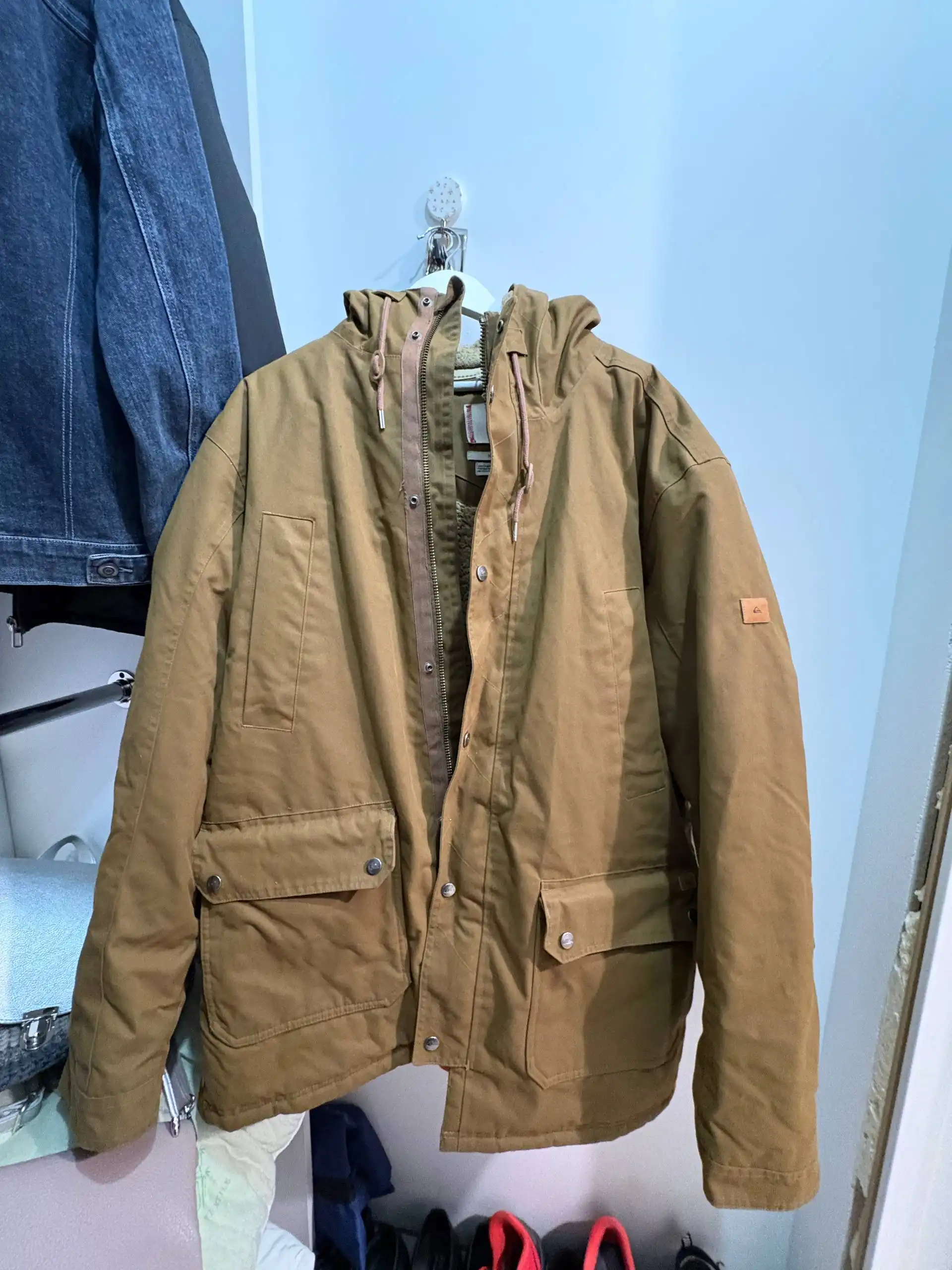 Продажа брендовых курток Nike, Quiksilver, Sivera