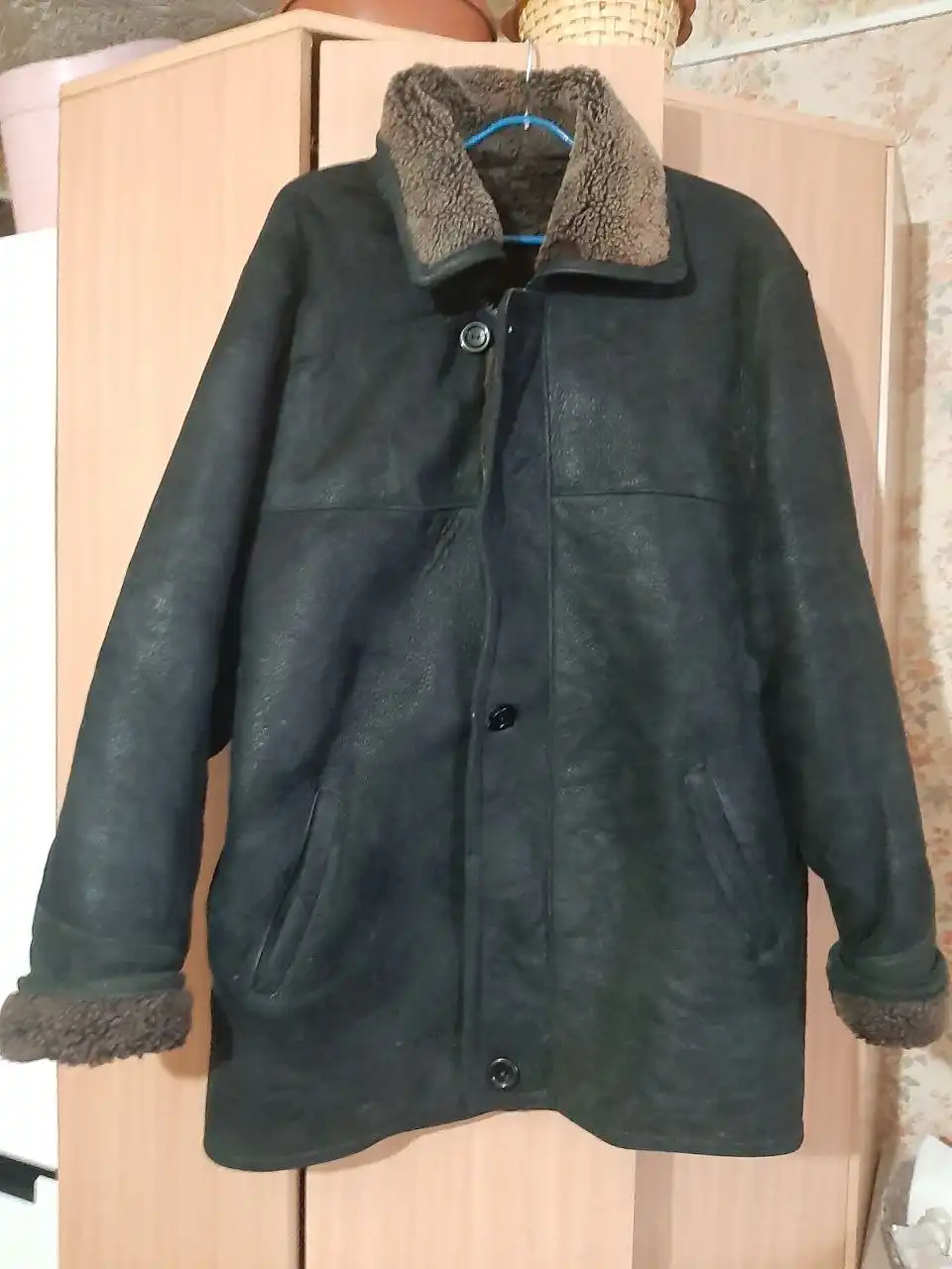 Продажа мужской дублёнки и женской верхней одежды б/у