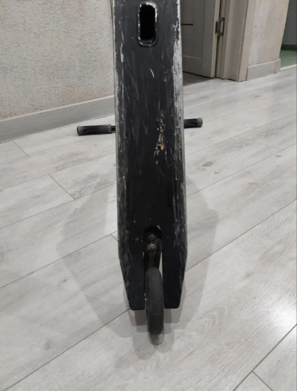 Продажа трюкового самоката с царапинами